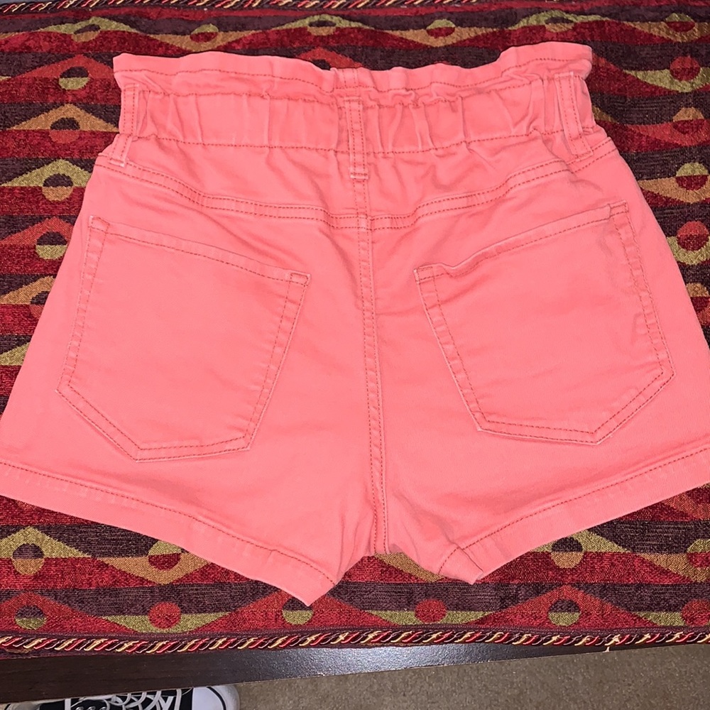 Shorts - Picture 3 of 4